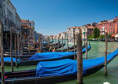 venice gondolas