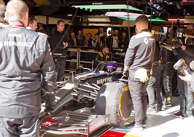 Ricciardo Renault Testing