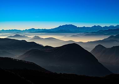 Evanescent atmosphere