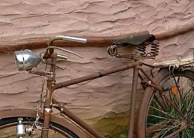 Rusty old bicycle 01