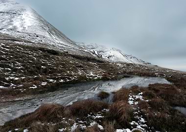 Picws Ddu reflection