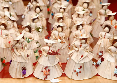 Corn husk dolls