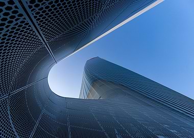 Urban curves in Milan