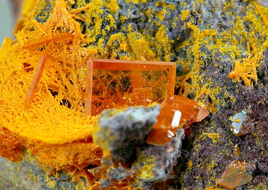 wulfenite mineral stone