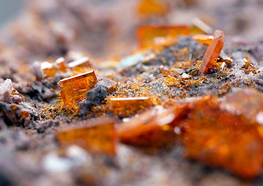 wulfenite mineral stone