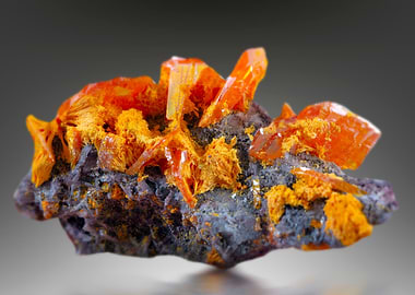 wulfenite mineral stone