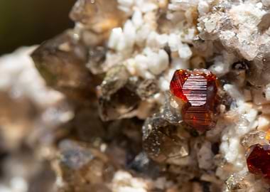 garnet mineral stone