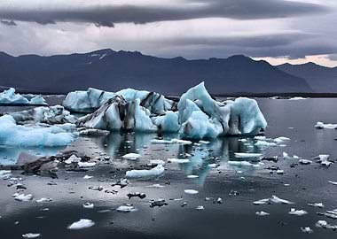 Icelandic Glaciers adrift