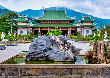 Son Tra Linh Ung Pagoda