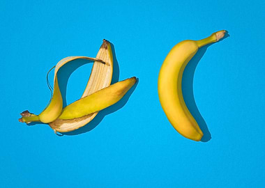 Banana and peeled banana