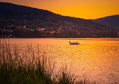 Autumn sunset on the lake