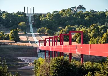 Red bridge of 12 columns