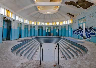 Piscine des thermes bleu