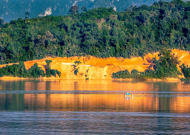 Good afternoon on lake