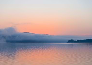 Misty morning on the lake