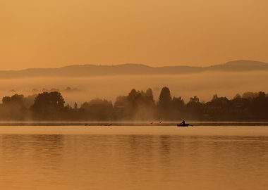 Misty morning on the lake