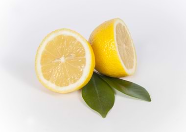 sliced lemon