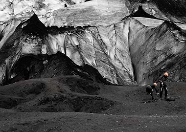 Black & White Iceberg