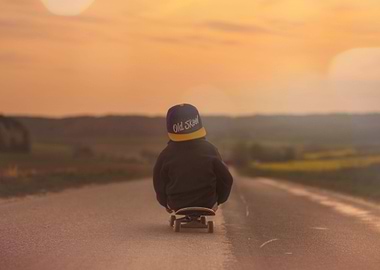 Kid Sat on a Skarboard