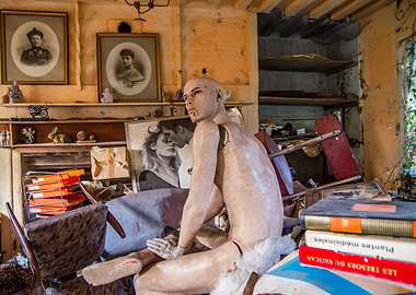 The abandoned mannequin