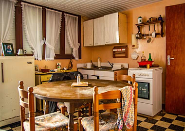 Old rudimentary kitchen