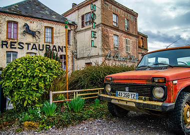 Hotel restaurant decay