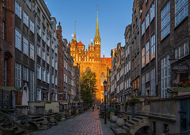 Mariacka Street At Sunrise
