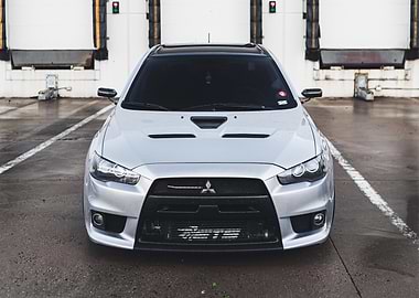 White Mitsubishi Lancer