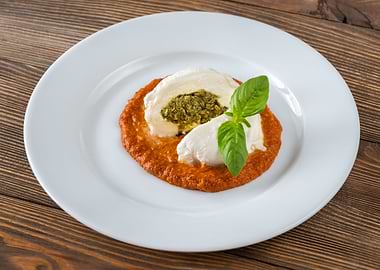 Mozzarella with sauce