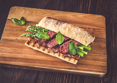 Sandwich with asparagus