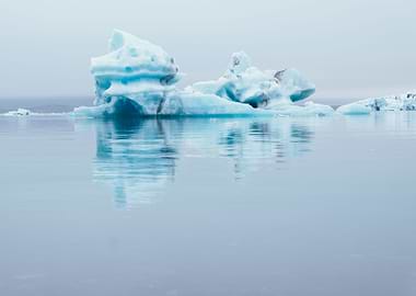 Ice bergs in the sea