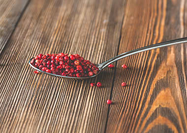 Spoon of red peppercorn
