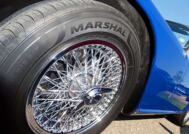 Triumph TR6 wirewheel