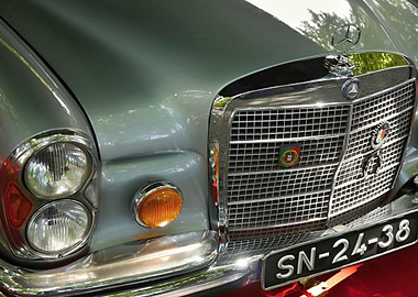 Mercedes 300 SEL