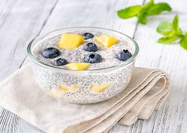 Chia pudding with mango