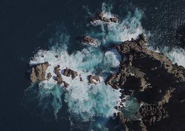 Waves Rocks in the Ocean
