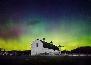 D H Day Barn Green Aurora