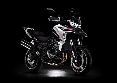 Benelli TRK 702 Adventure