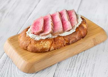 Sandwich with cream cheese