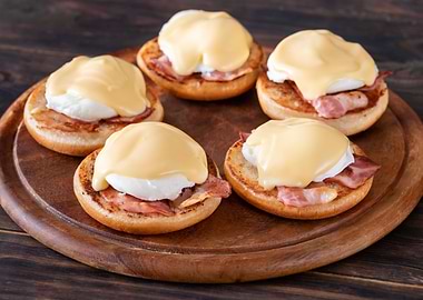 Eggs Benedict with bacon