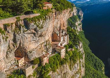 Madonna della Corona