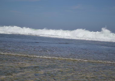 Ocean Waves Crashing