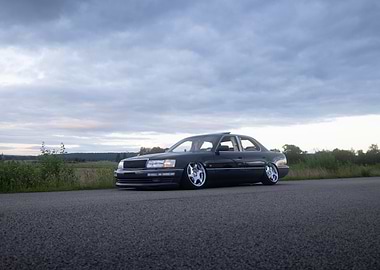 Black Lexus LS400