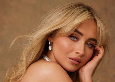 Sexy Sabrina Carpenter With Diamond Jewelry