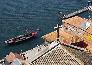 Douro Portwine transport boat Porto