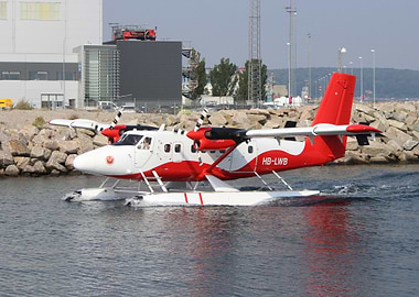 Seaplane taxiing