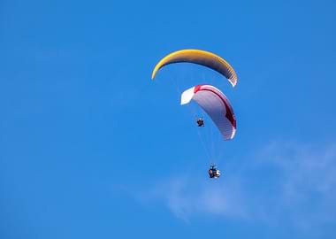 Paragliding Duo