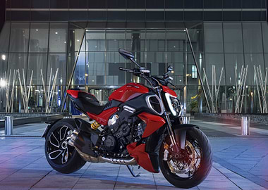 Red Ducati Streetfighter V4