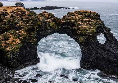 Sea Arch and Waves, Gatklettur Iceland
