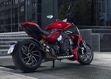 Red Ducati Streetfighter V4